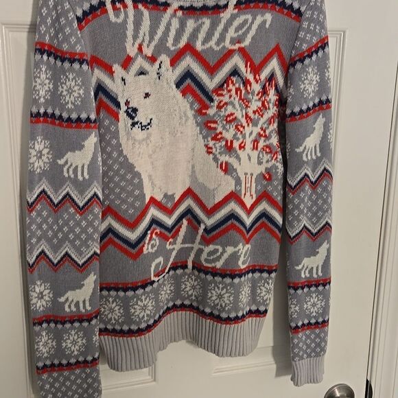 Game of thrones womans size small sweater - Picture 2 of 5